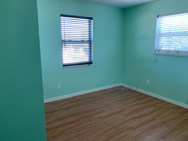 Building Photo - 2138 19th Ave SW