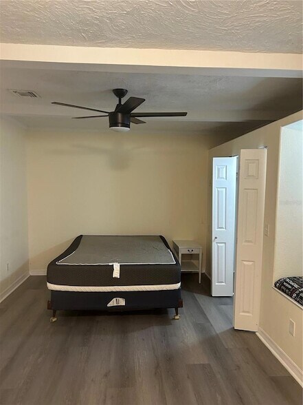 Building Photo - 10842 61st Ave