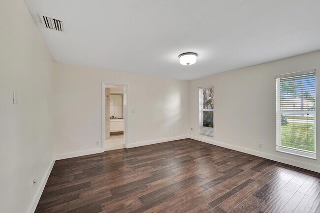 Building Photo - 4721 Sarazen Dr