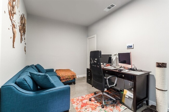 Building Photo - 2220 Rook Dr