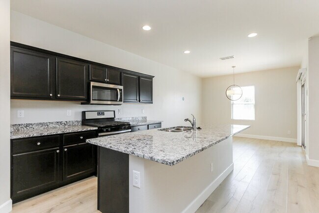 Building Photo - 4503 W Feather Plume Dr