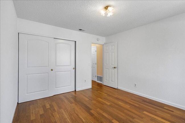 Building Photo - 229 Brighton Ct