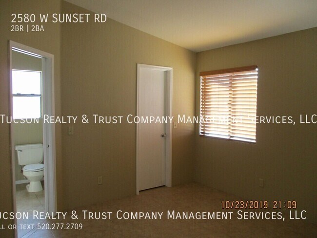 Building Photo - 2580 W Sunset Rd