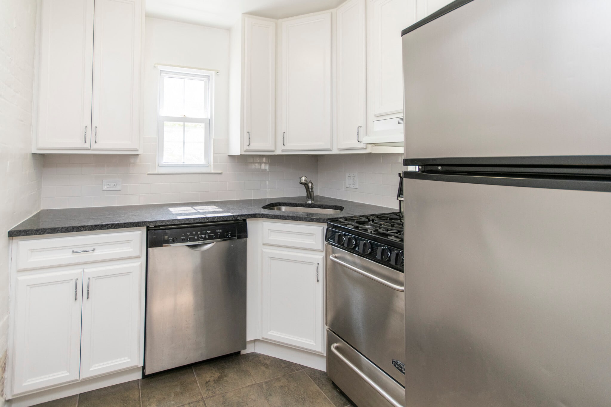 Building Photo - 527 S Lecount St