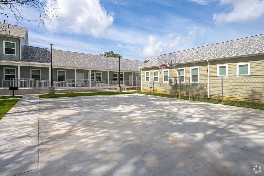 Basketball Court - Phoenix Square