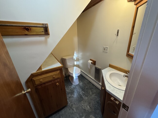 Building Photo - 1268 Meadow Rd