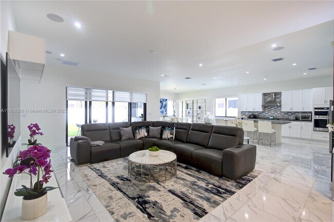 Building Photo - 4239 SW 176th Ave