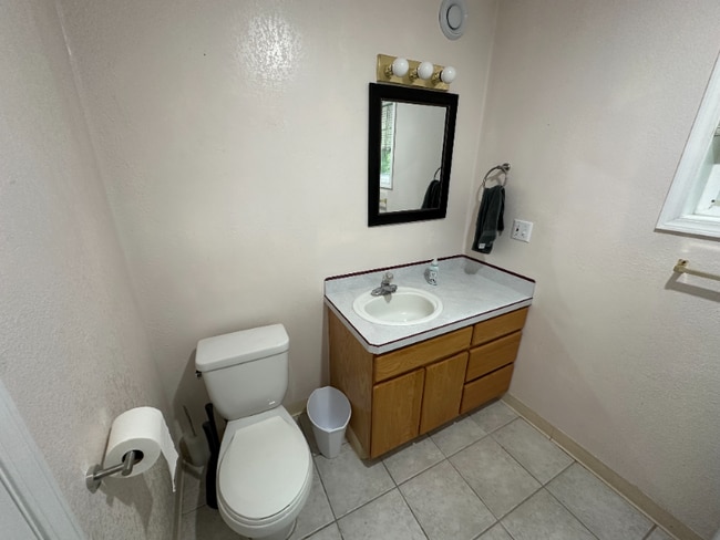 Building Photo - 1308 Kiana Ln