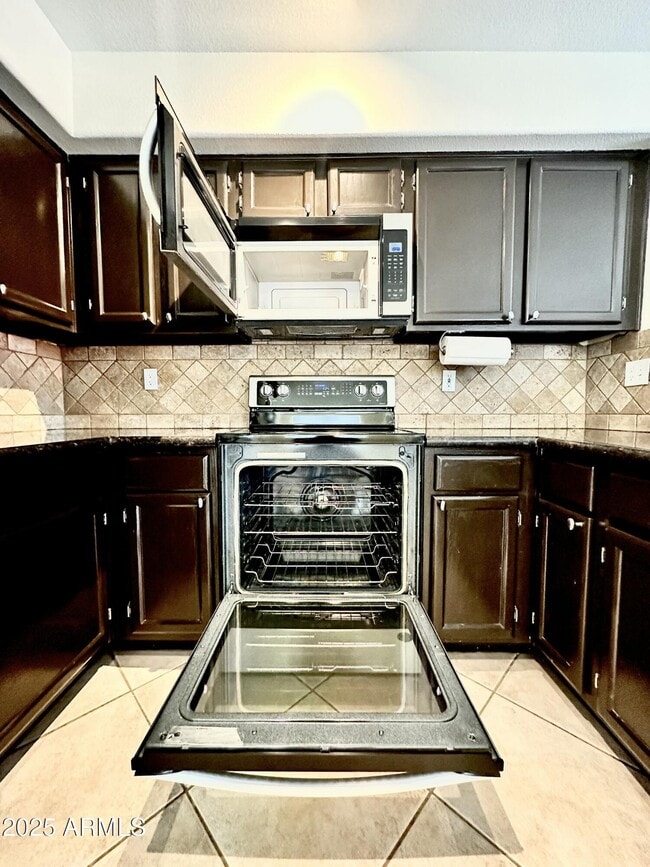 Building Photo - 4708 E Thunderhill Pl