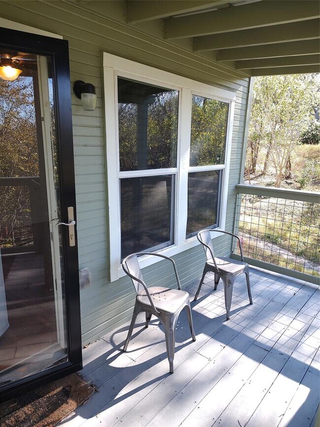 Building Photo - 2102 Yellow Jacket Ln