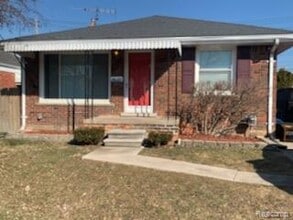 Building Photo - 18313 Oak Ave