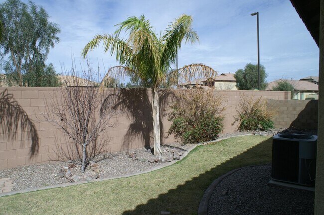 Building Photo - 4100 S Vineyard Ave