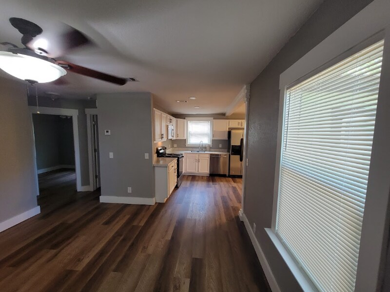 Building Photo - 5005 Lynell St