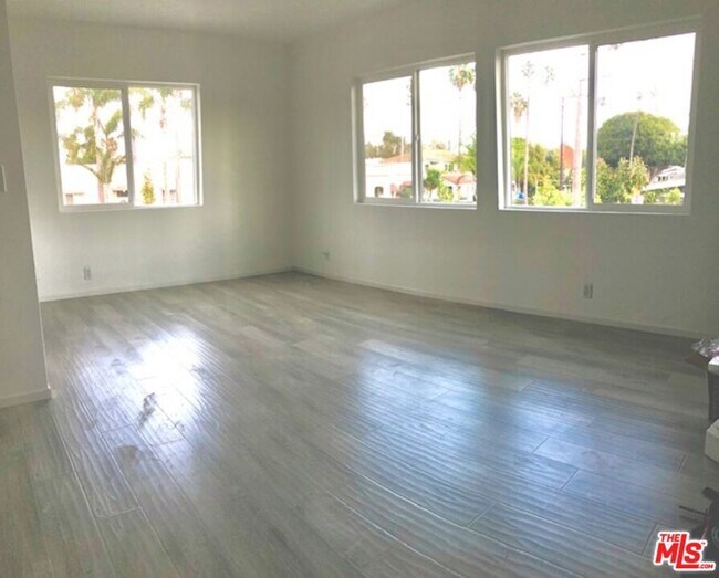 Building Photo - 2106 Pisani Pl