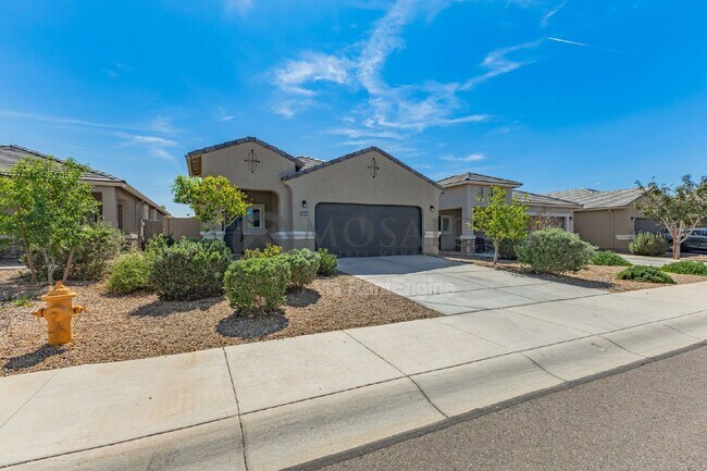 Building Photo - 35349 W San Alvarez Ave