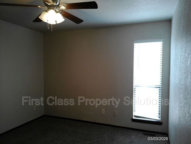 Building Photo - 1406 Mary Lee Ln