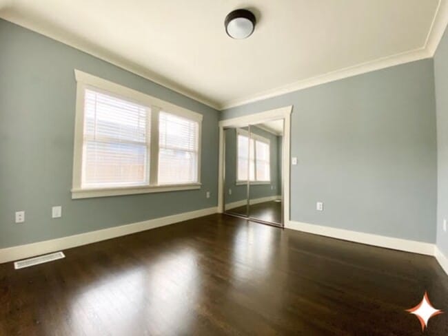 Building Photo - 847 Alice Ave