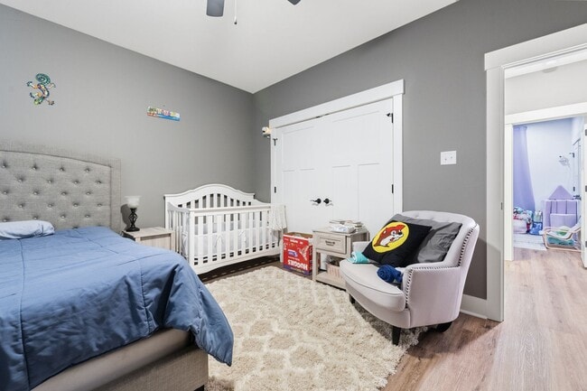 Building Photo - 3 Bedrooms Plus an Office & Sun room