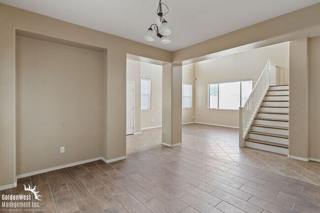 Building Photo - Beautiful 3Bdm 3Ba Home with Loft in Prime Surprise!