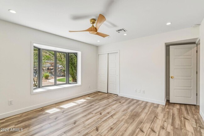 Building Photo - 9046 N 28th St