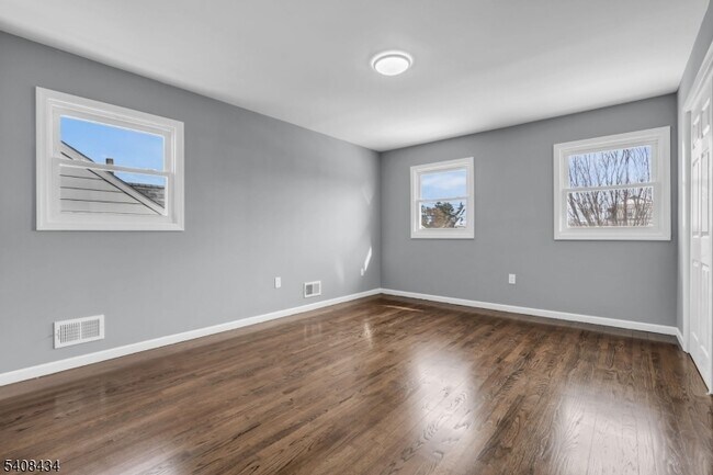 Building Photo - 417 Highland Pl