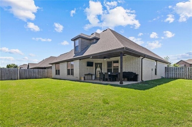 Building Photo - 801 Bellmara Cir