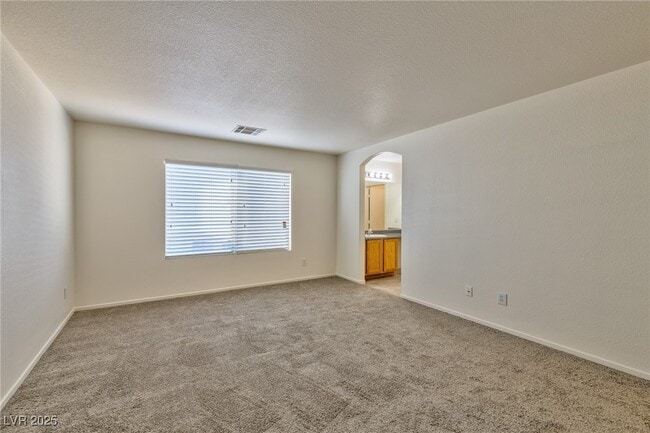 Building Photo - 4816 Englewood Ave