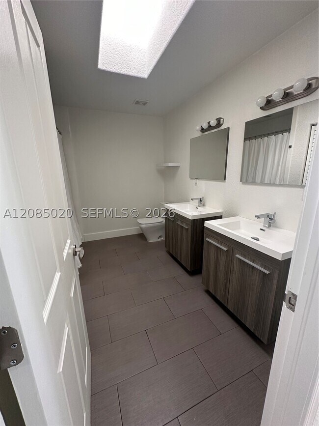 Building Photo - 14609 SW 143rd Ct