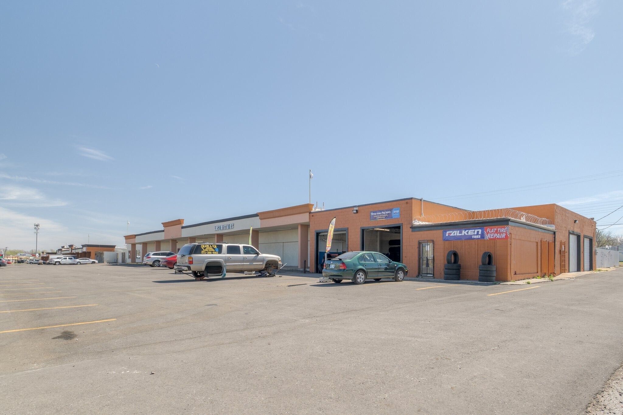 Building Photo - 3500 Newcastle Rd