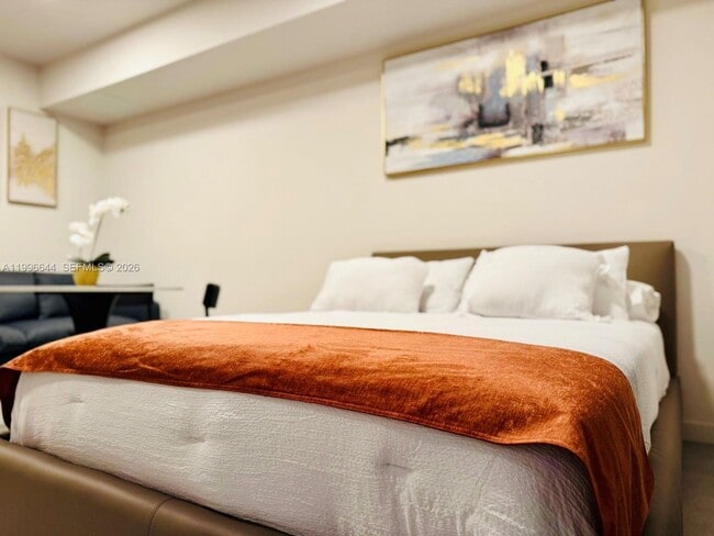 Building Photo - 121 NE 5th St