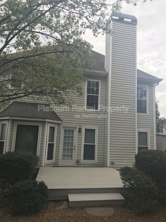 Building Photo - 1020 Twin Brook Ct NW