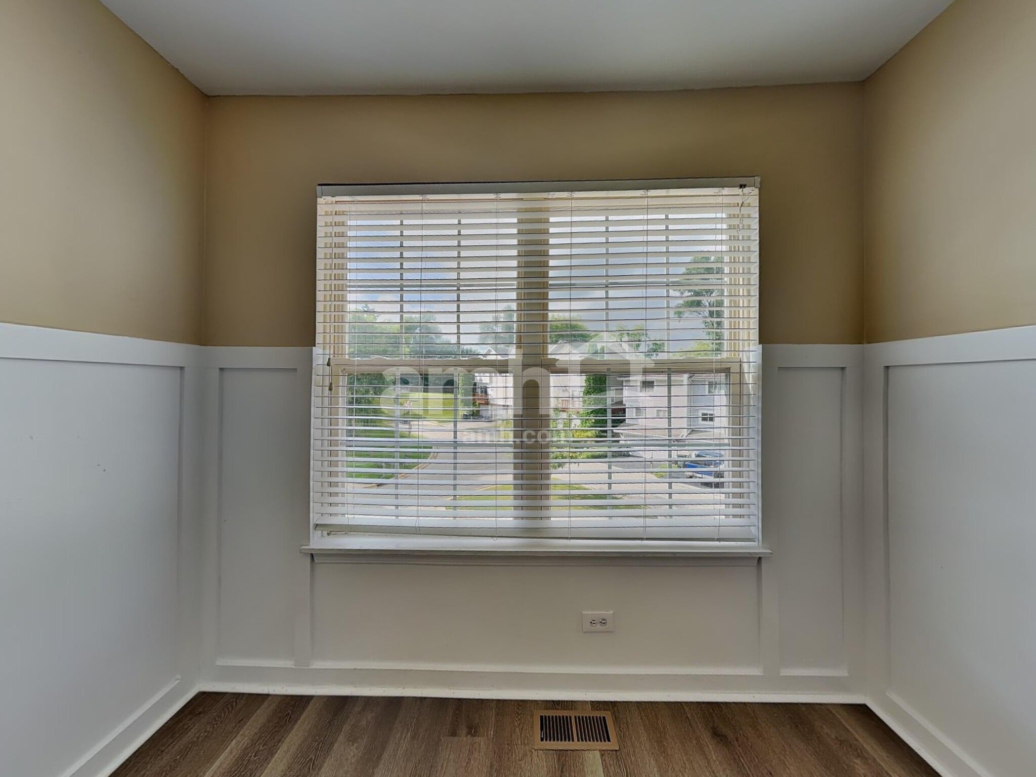 Building Photo - 775 Highview Ct