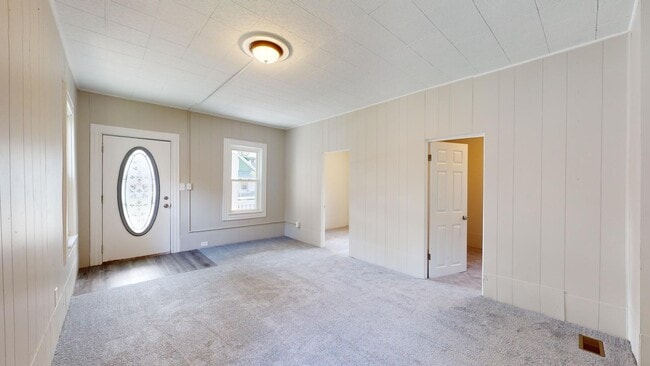 Building Photo - 7804 Elton Ave