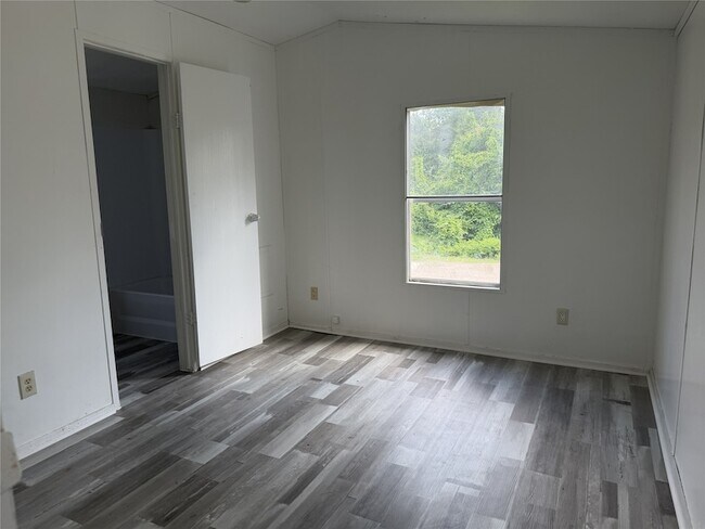 Building Photo - 16926 W Hammon