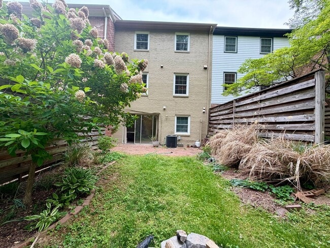 Building Photo - 107 Georgetown Green