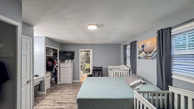 Building Photo - Charming Fully Updated 3-Bedroom Home with...