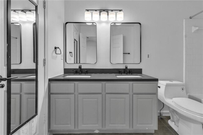 Building Photo - 9155 Nesbit Ferry Rd