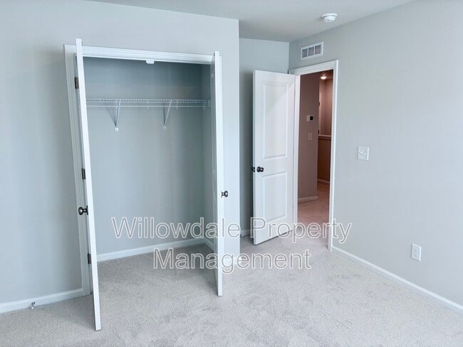 Building Photo - 514 Light Oak Wy