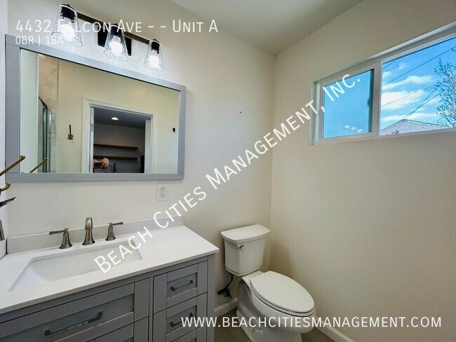 Building Photo - 4432 Falcon Ave