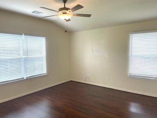 Building Photo - 5230 Meadow Canyon Dr