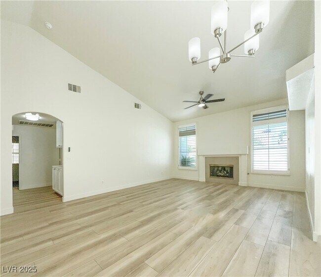 Building Photo - 1738 Navarre Ln