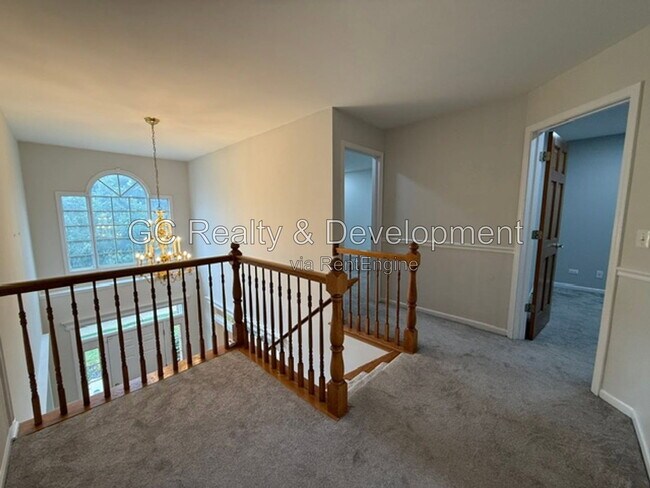 Building Photo - 882 Clarendon Ln