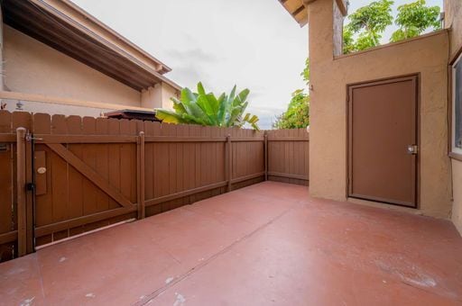 Building Photo - Two Weeks FREE Chula Vista Townhome 2 Bed 1 Bath with assigned parking, Refreshed w/prime amenities.