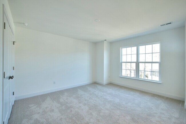 Building Photo - 13868 Randolph Pond Ln