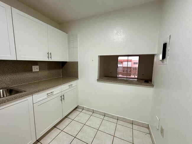 Building Photo - 6130 W 19th Ave