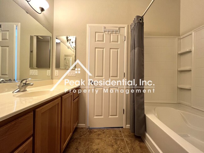 Building Photo - Updated 1bd/1ba North Natomas Condo with G...