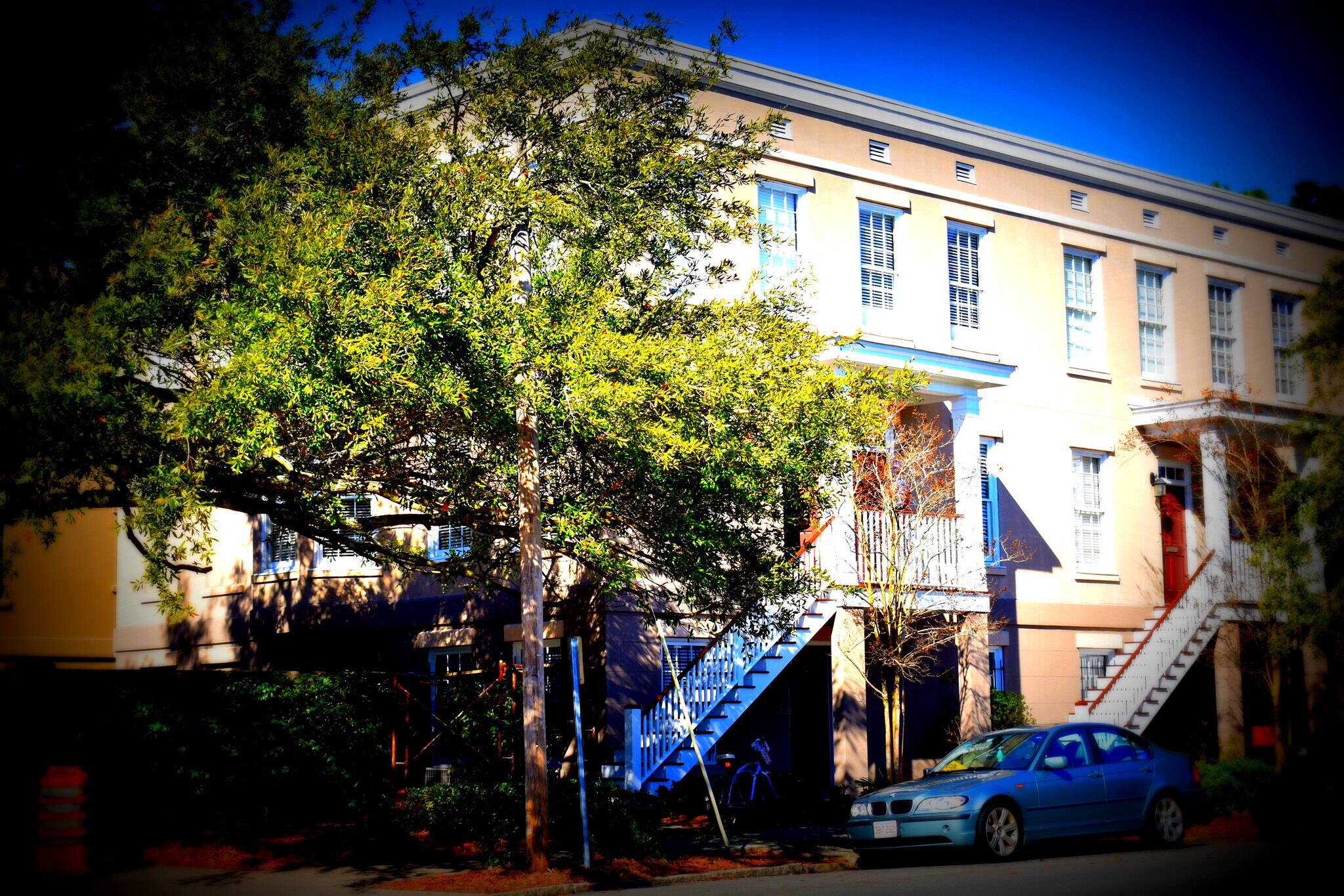 Exterior of building - 433 Montgomery St