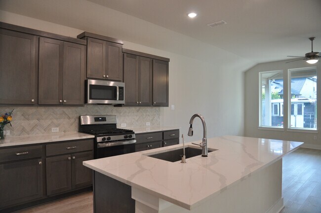 Building Photo - 31822 Grand Orch Ln