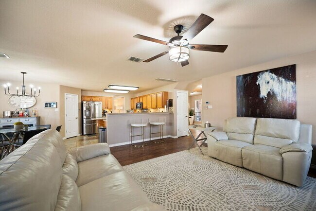 Building Photo - 15206 Redbird Mnr