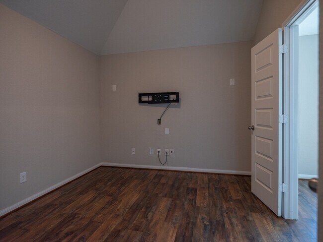 Building Photo - 2927 Overbrook Meadow Ln